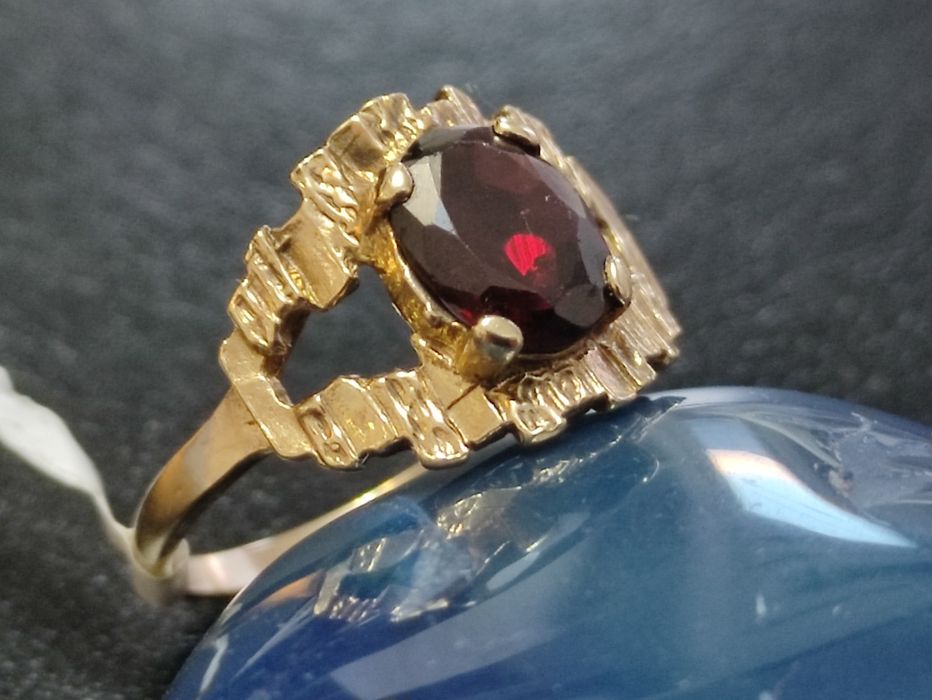 Златен Пръстен / Рубин / Гарнет