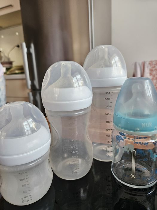 Шишета за хранене мляко Philips Avent за новородени 0+ и комплект четки за почистване
