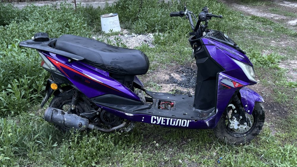 Мопед м8 Веном.