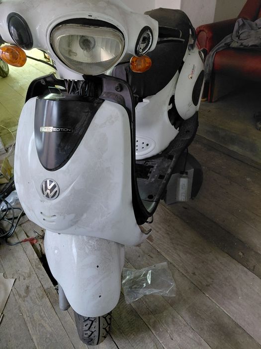 Dezmembrez scuter baotian  4T