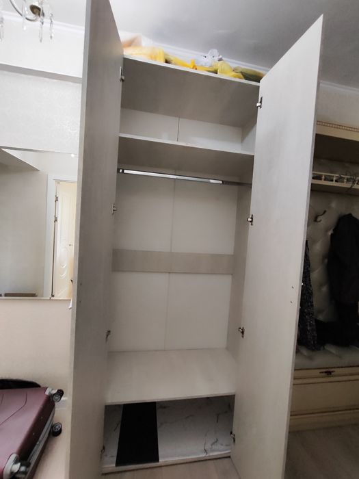 Продам шифоньер срочно торг есть!!!