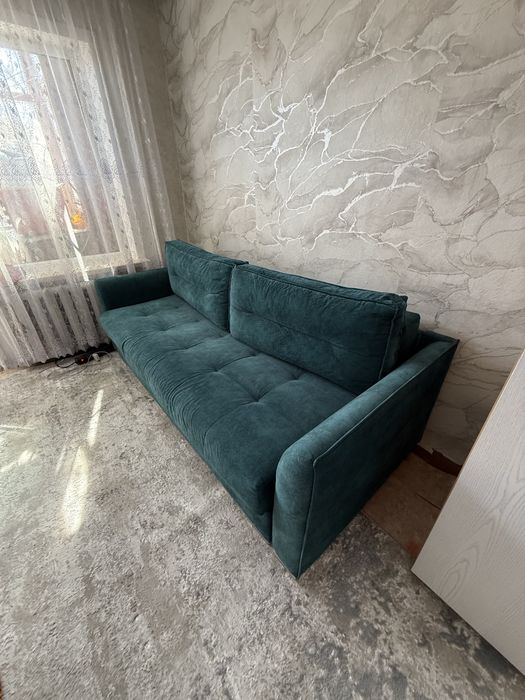 Срочно продам диван