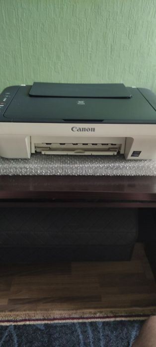 Продам цветной лазерный принтер  Canon