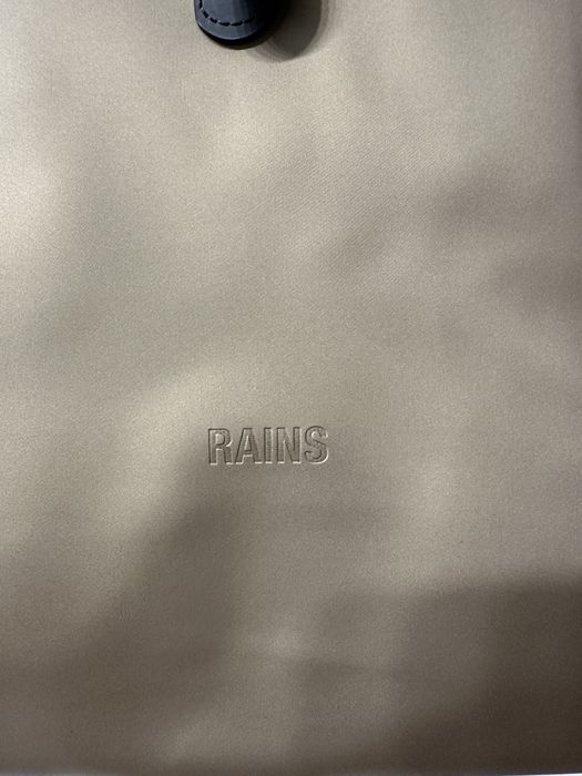 Ghiozdan RAINS.