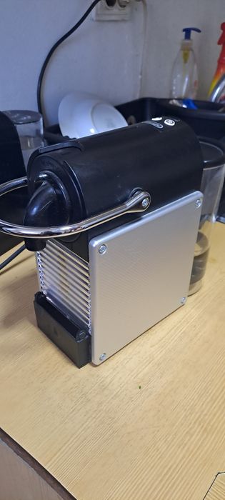 Vand aparat de cafea cu capsule nespresso