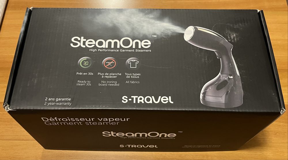 Aparat de calcat vertical cu abur SteamOne S-Travel