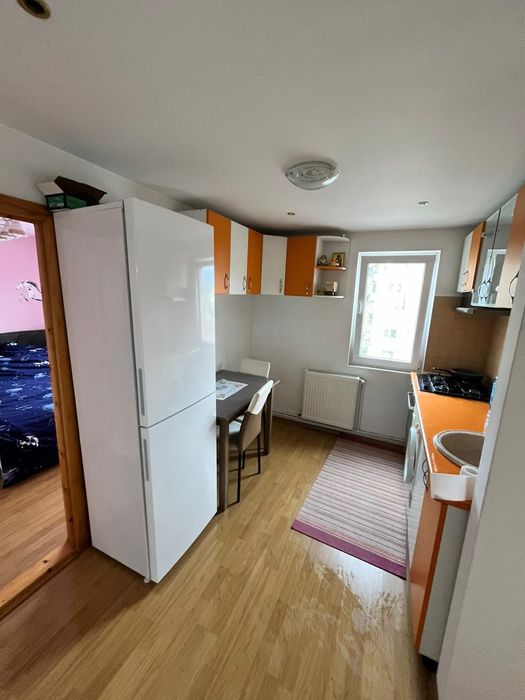 Ofer spre închiriere apartament 3 camere Nehoiu