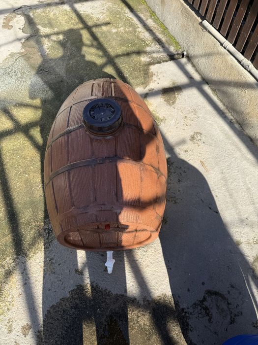 Продавам пласмасово буре 150 литра