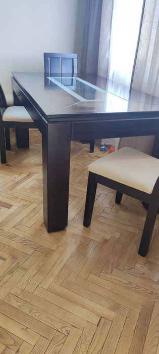 Трапезна маса за хранене