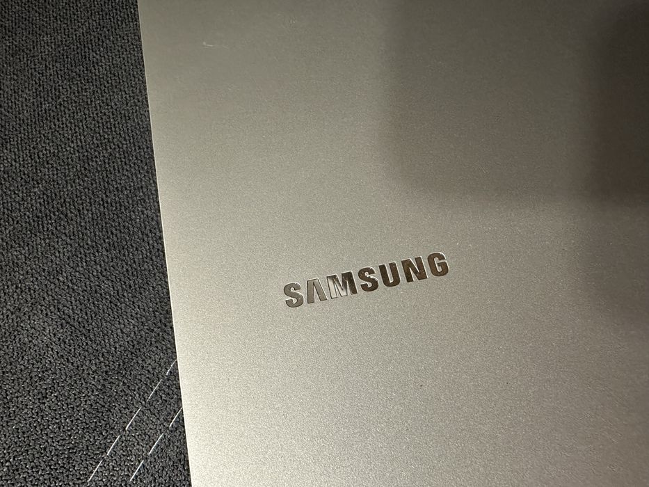 Ультрабук Samsung / IPS Full HD / До 14ч работы / Type-C / Win 11
