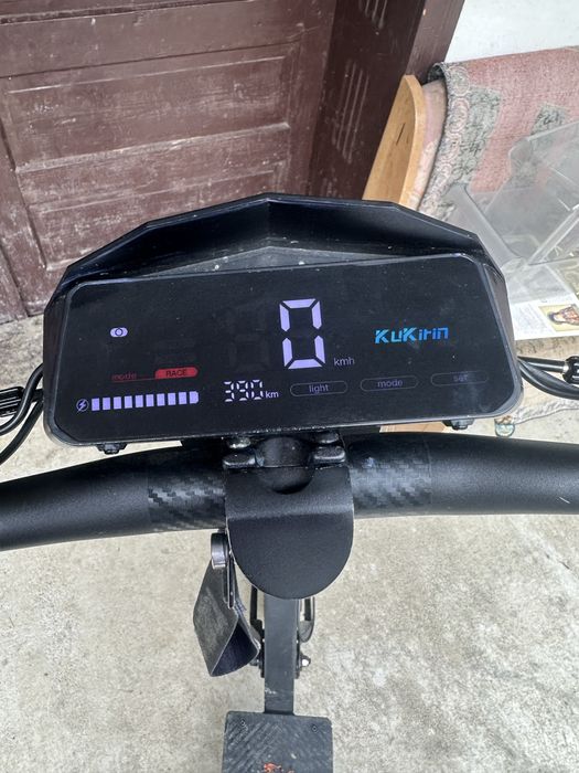 Vând trotinetă electrica kukirin g2