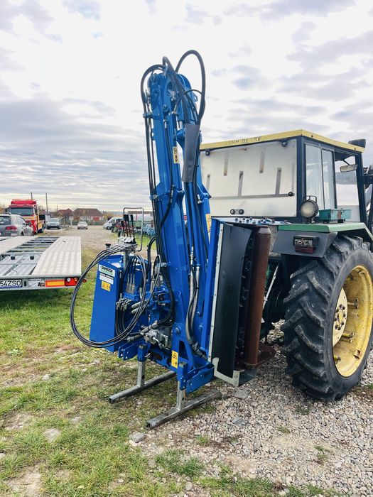 Tocator de resturi vegetale hidraulic cu brat extensibil, 2 pompe