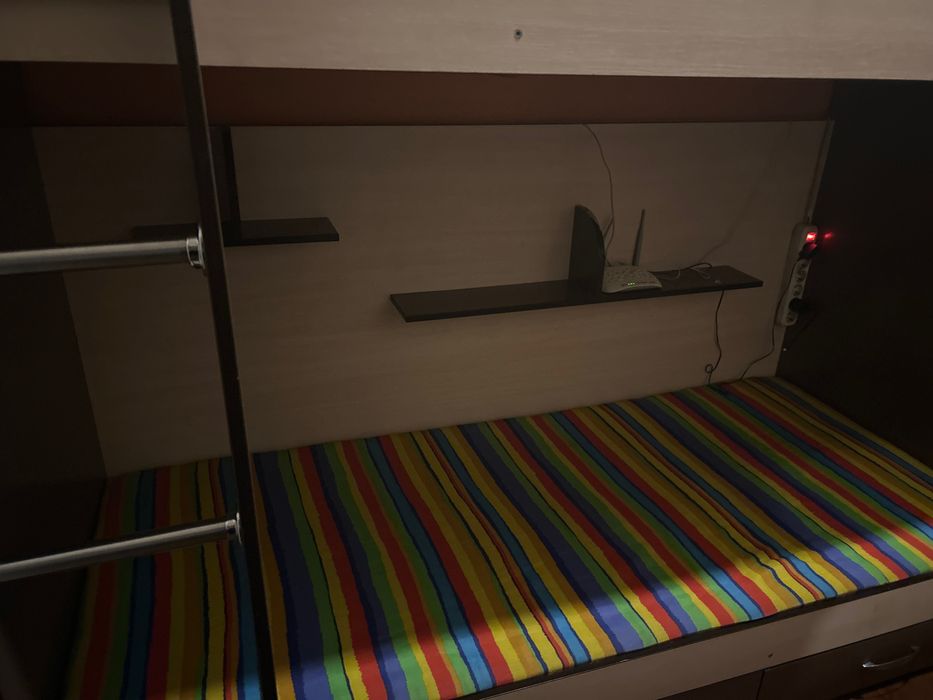 Двухъярусная кровать