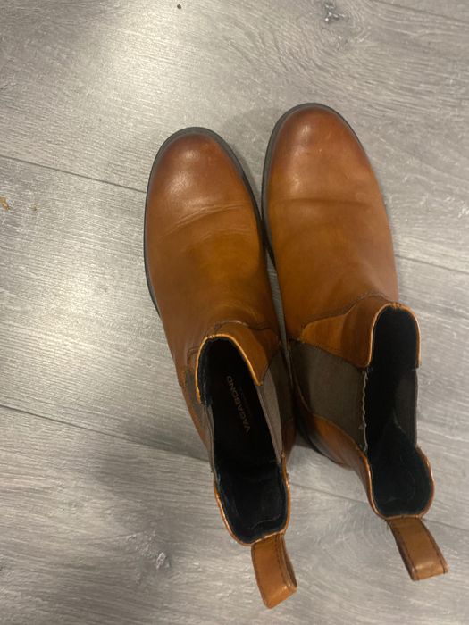 Ghete din piele naturală