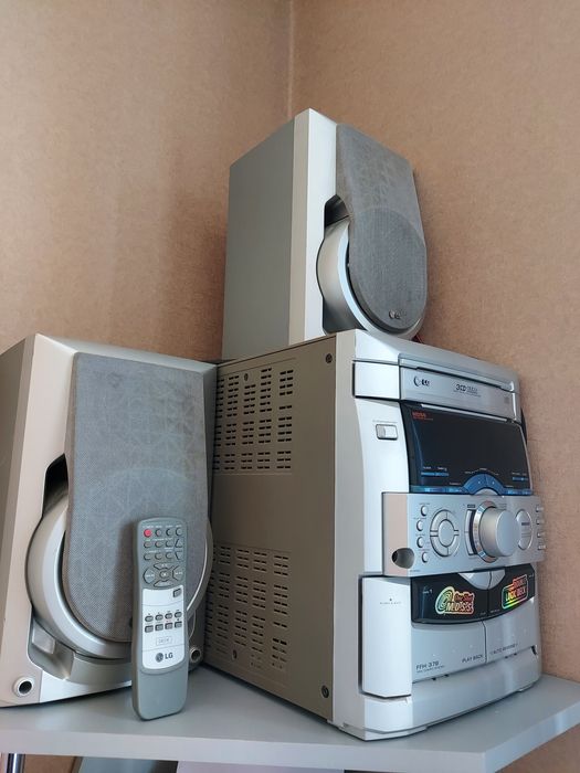 Музыкальный центр