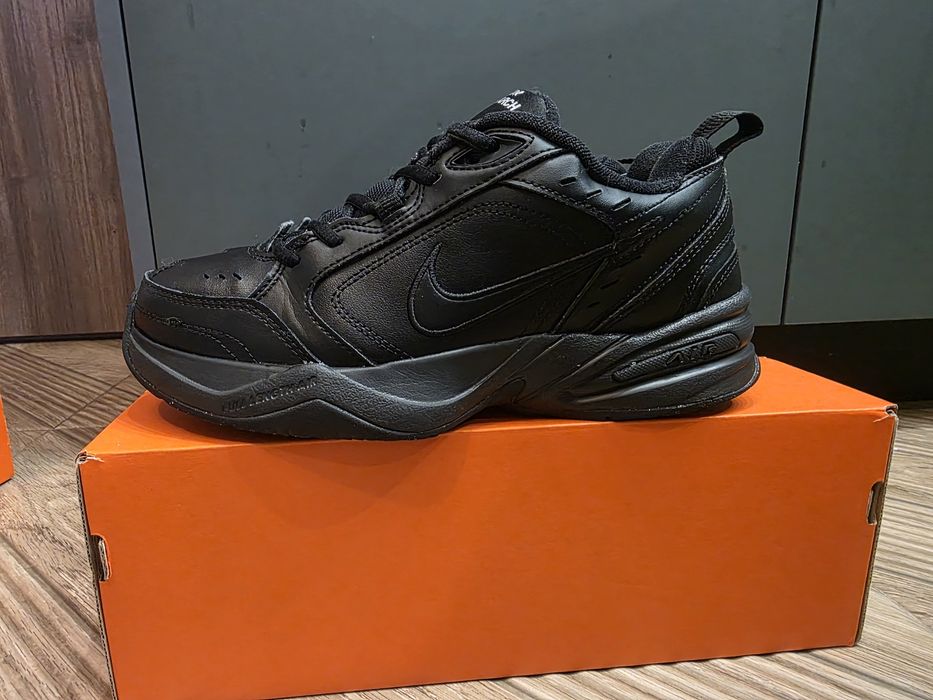 Мъжки маратонки  NIKE AIR MONARCH - Резервирани!