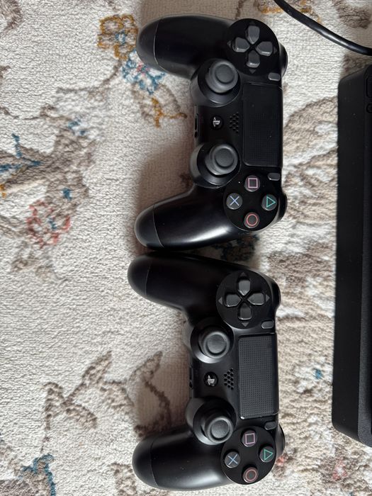 Play station 4 Slim