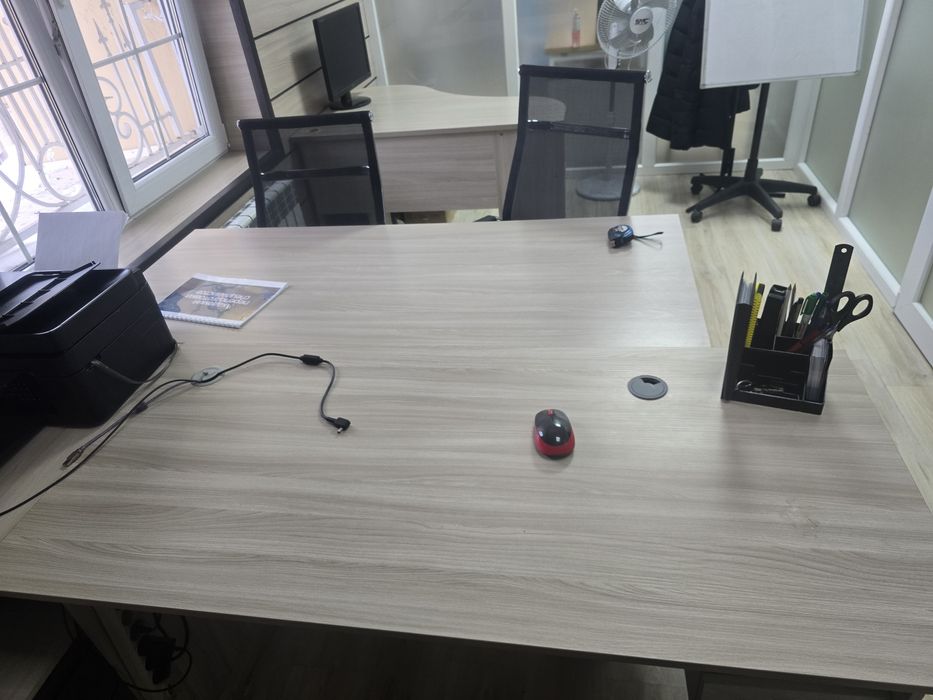 Офисные столы продам