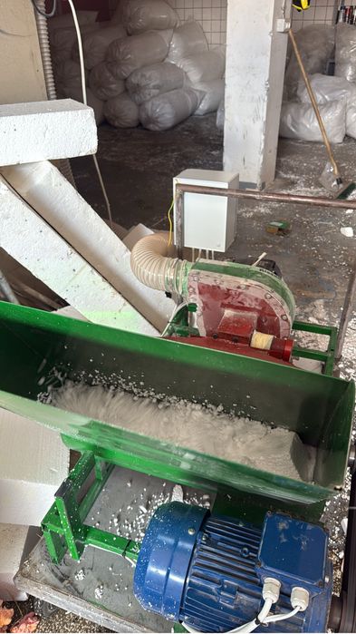 Vand masina de tocat macinat polistiren moara