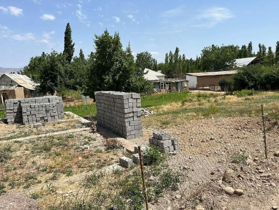 Yer uchastka sotiladi