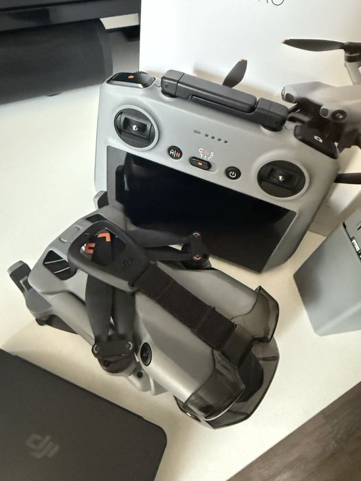 Продам dji mini 5 pro fly more combo plus (rc2)