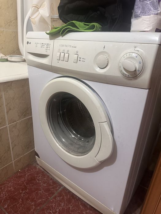 Продам стиральную машинку LG