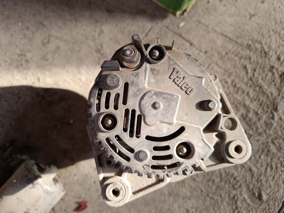 Продам генератор на пассат б4