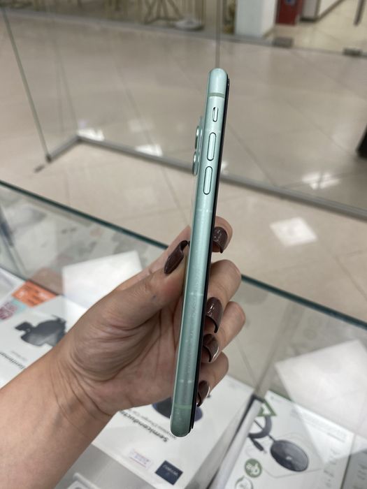 Iphone 11. Mint, 64 GB