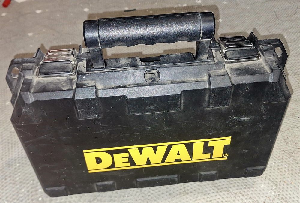 Акумулаторна отвертка/винтоверт DeWalt