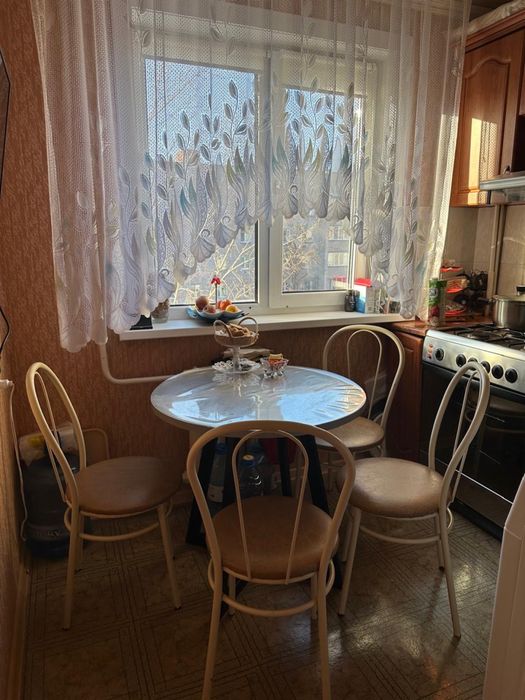 Продам 2комн район 23 школы , Азия