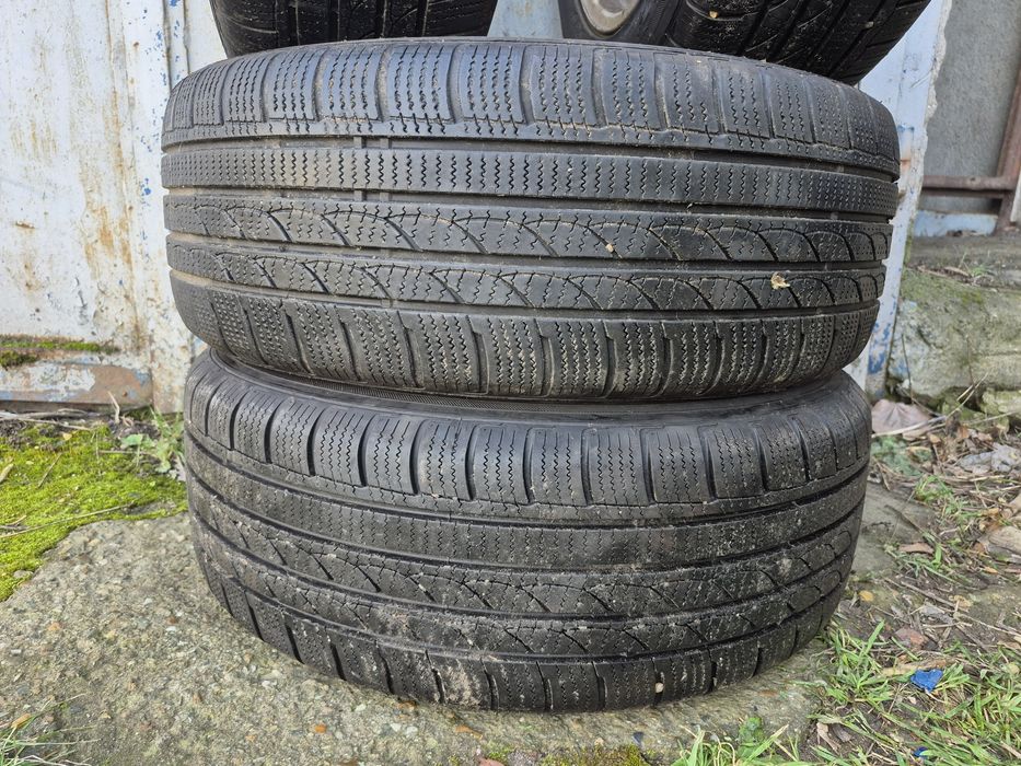 Vand 4 Anvelope iarna, 215/55/17,98w-Dot2724 in stare foarte buna