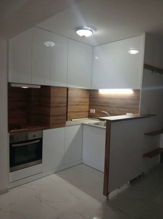 Дава се под наем Двустаен апартамент в София, Оборище - 87 кв.м за 846.6 € - Снимка #2