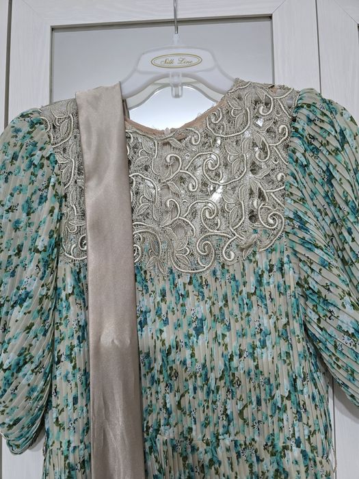 Продам вечерние платья