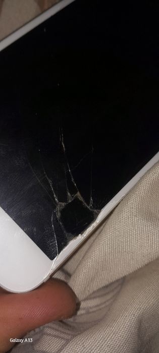 Айфон 7 ,разбит экран