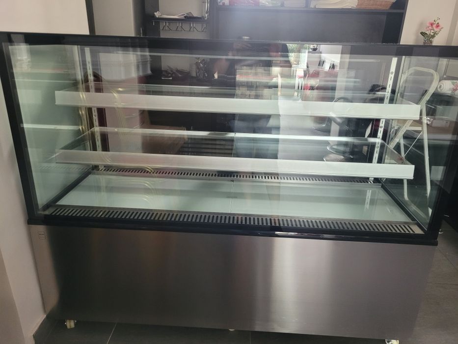 Vand vitrina frigorifica verticala profesionala Metro