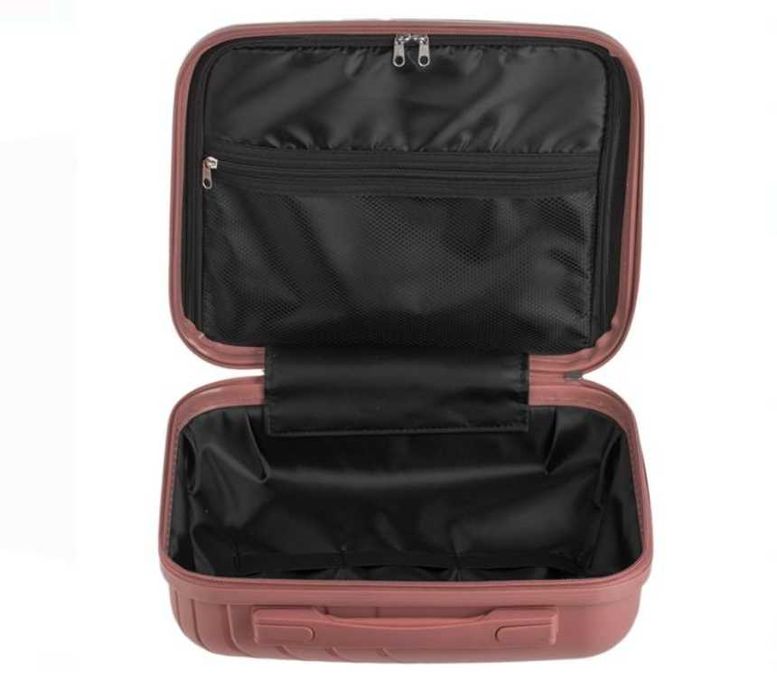 Куфари - различни големи и цветове (16л-90л)