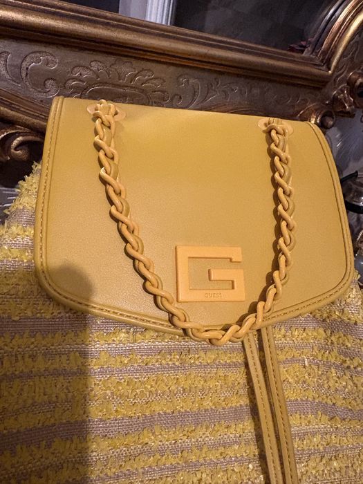 Rucsac Guess galben!