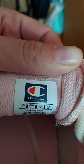 Нови дамски маратонки CHAMPION. Размер 39-39,5