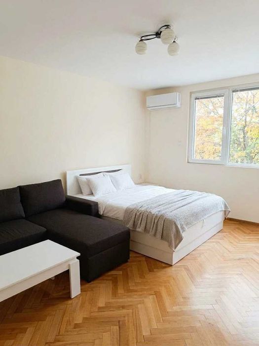 Продавам 2-стаен, функционален 3-стаен апартамент в Сердика, София