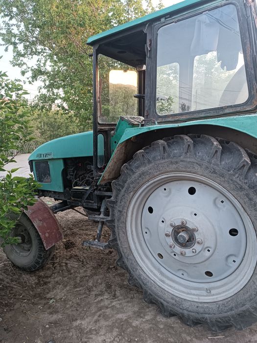 Traktor tez va arzon sotiladi
