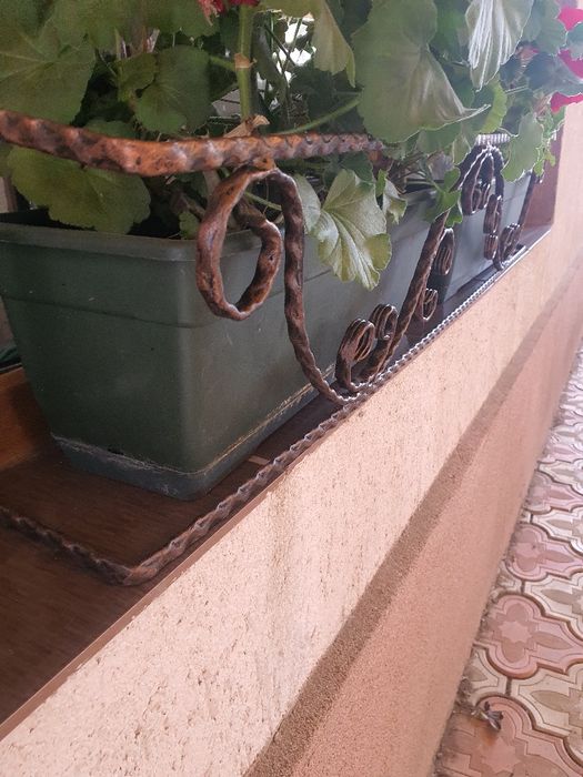 Arta din fier forjat pentru flori , suporti de flori pentru ferestre