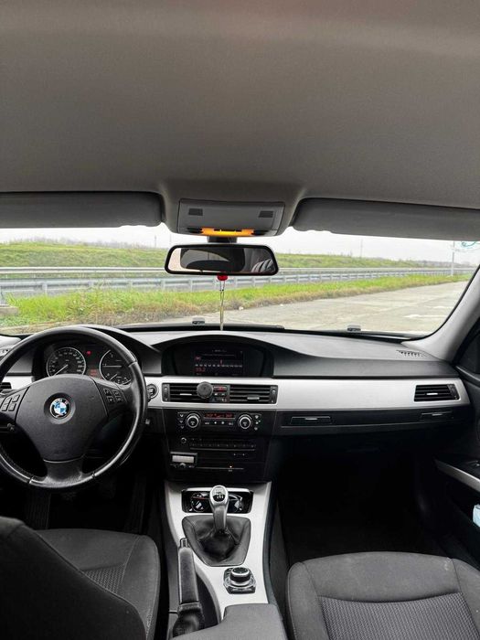 BMW Seria 3 318d