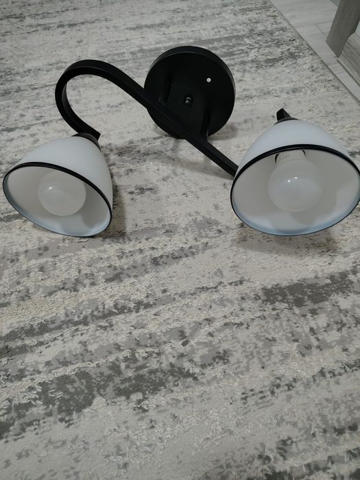 Lustră cu 2 becuri albe pt living sau dormitor