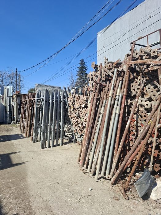 Închiriez popii și schelă metalică