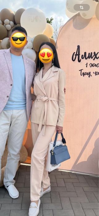 Продам костюм женский