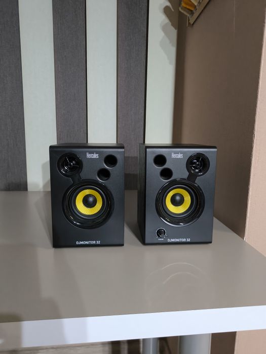 Vând boxe Hercules DJMonitor 32 – ca NOI (folosite 3–4 ore)