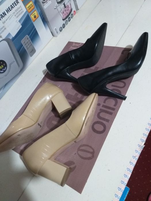 Pantofi Negri si Crem nr 37