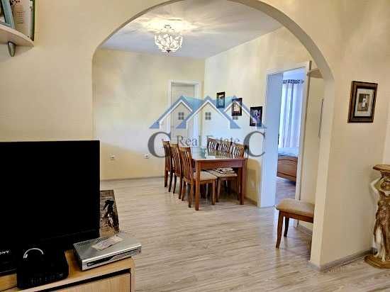 Къща за две семейства 198м2, 2 гаража, 268000 евро, Ален мак