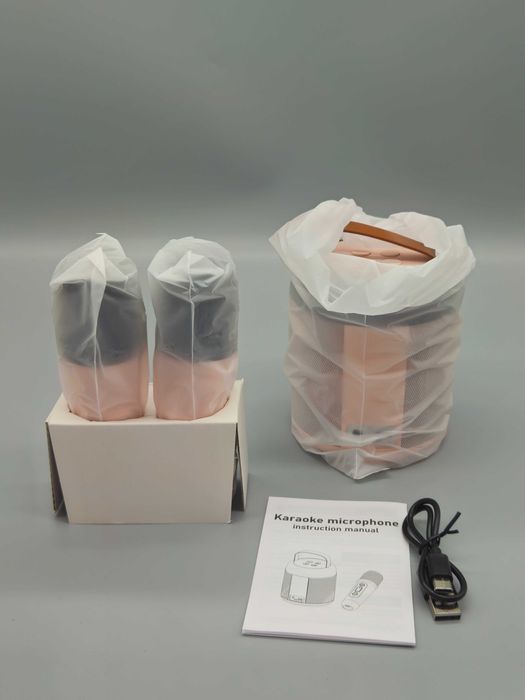 Безжичен караоке комплект с два микрофона и Bluetooth високоговорител!