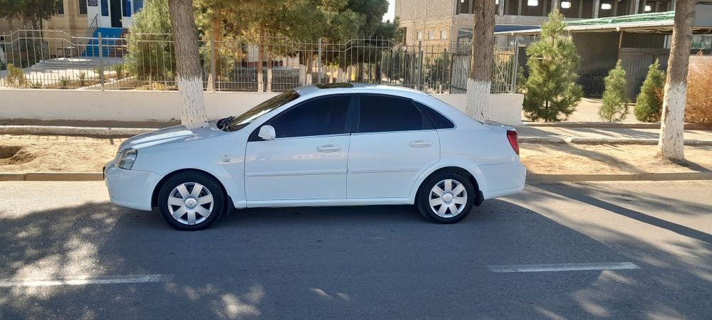 Ласетти 1.8 наварот